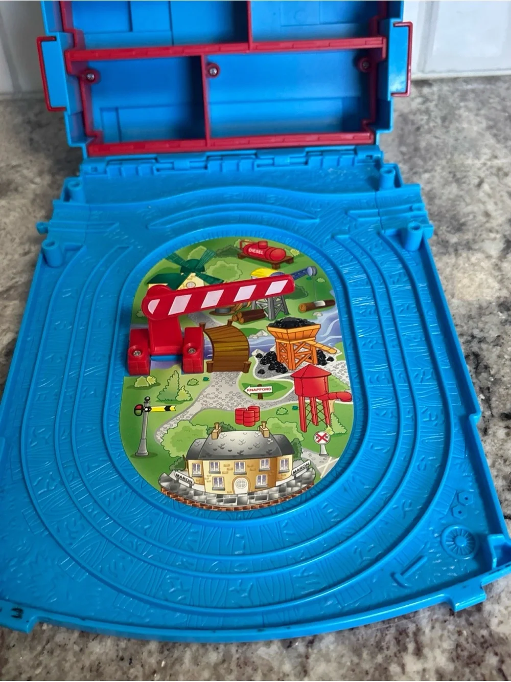 2009 Mattel Thomas The Train Engine Take Along Carrying Case With Track R9114